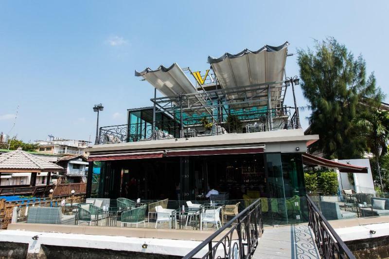 โรงแรม วีวารี บางกอก 3*